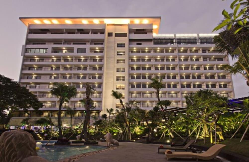 Ijen Suites Resort & Convention Malang Exterior photo