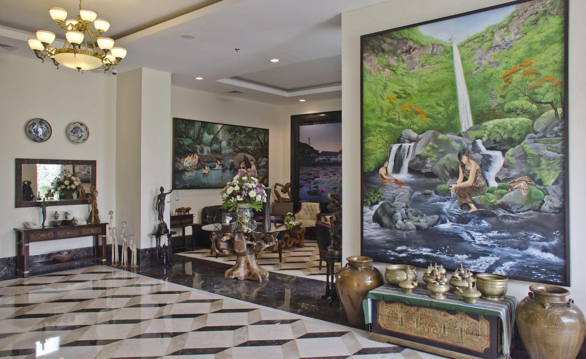 Ijen Suites Resort & Convention Malang Exterior photo