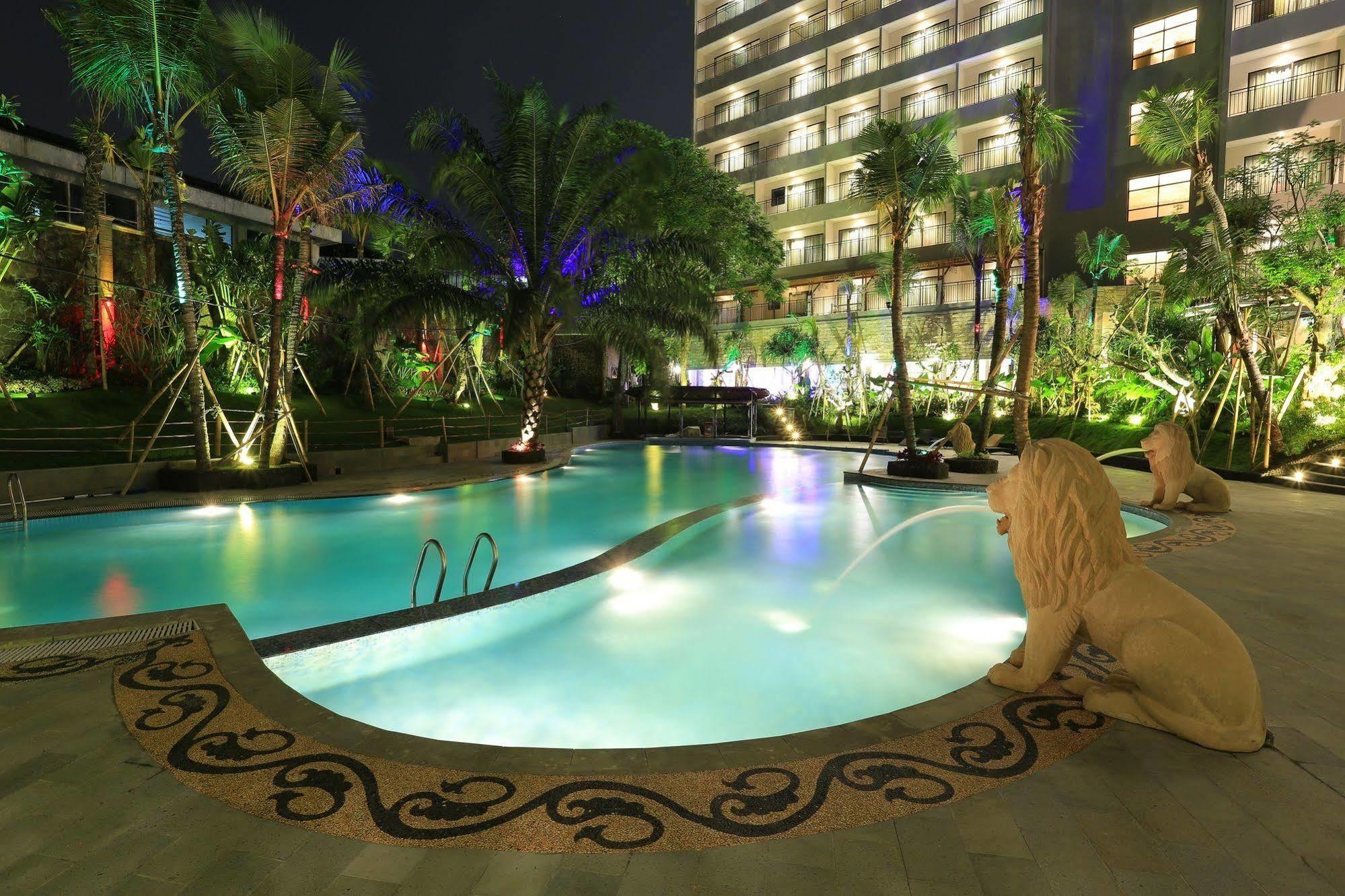 Ijen Suites Resort & Convention Malang Exterior photo